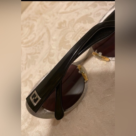 Pre-Loved Vintage FENDI Sunglasses, Authentic Item - Picture 4 of 8